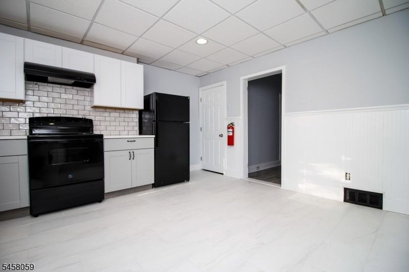 2 Baker Ave - Photo 6 of 23