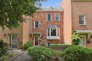 featured image of 6924 Mclean Park Manor Ct