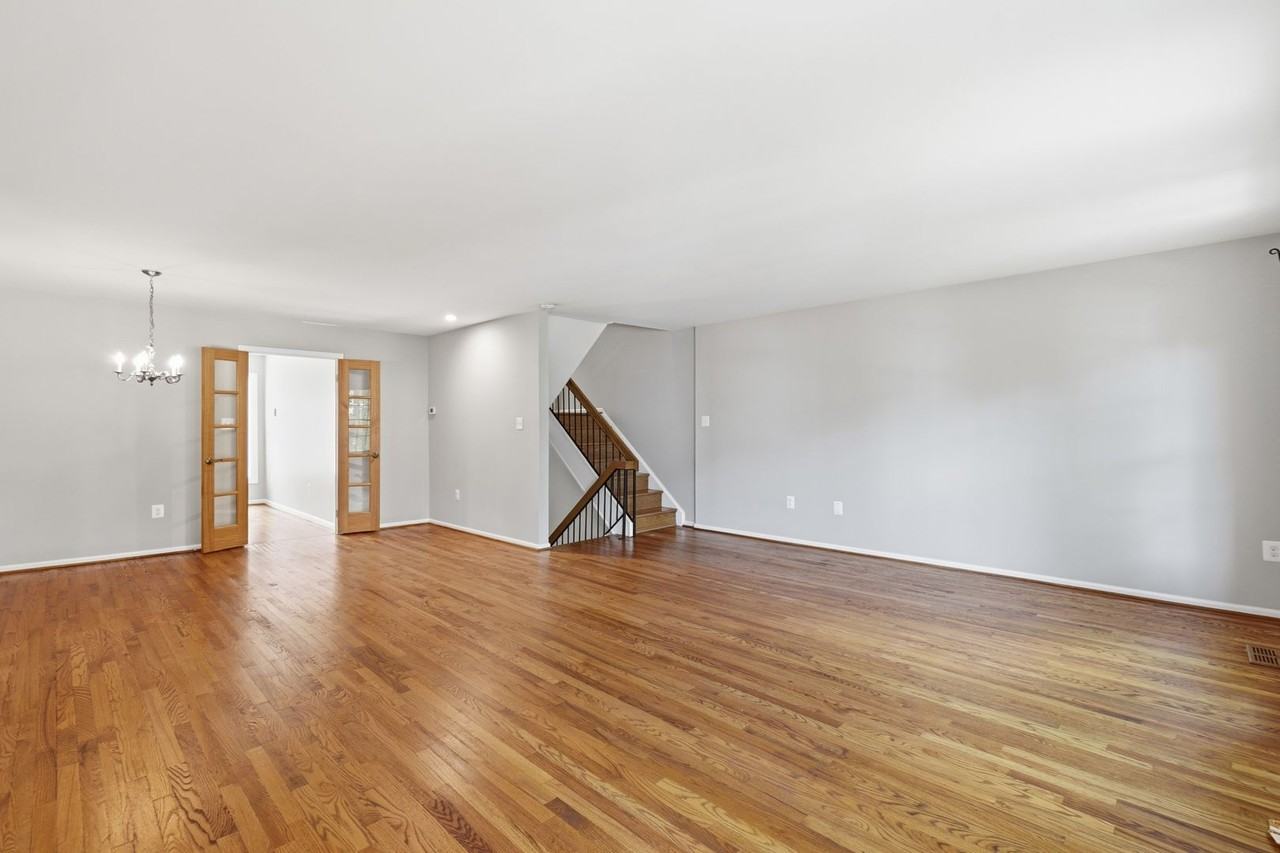 6924 Mclean Park Manor Ct - Photo 6 of 25