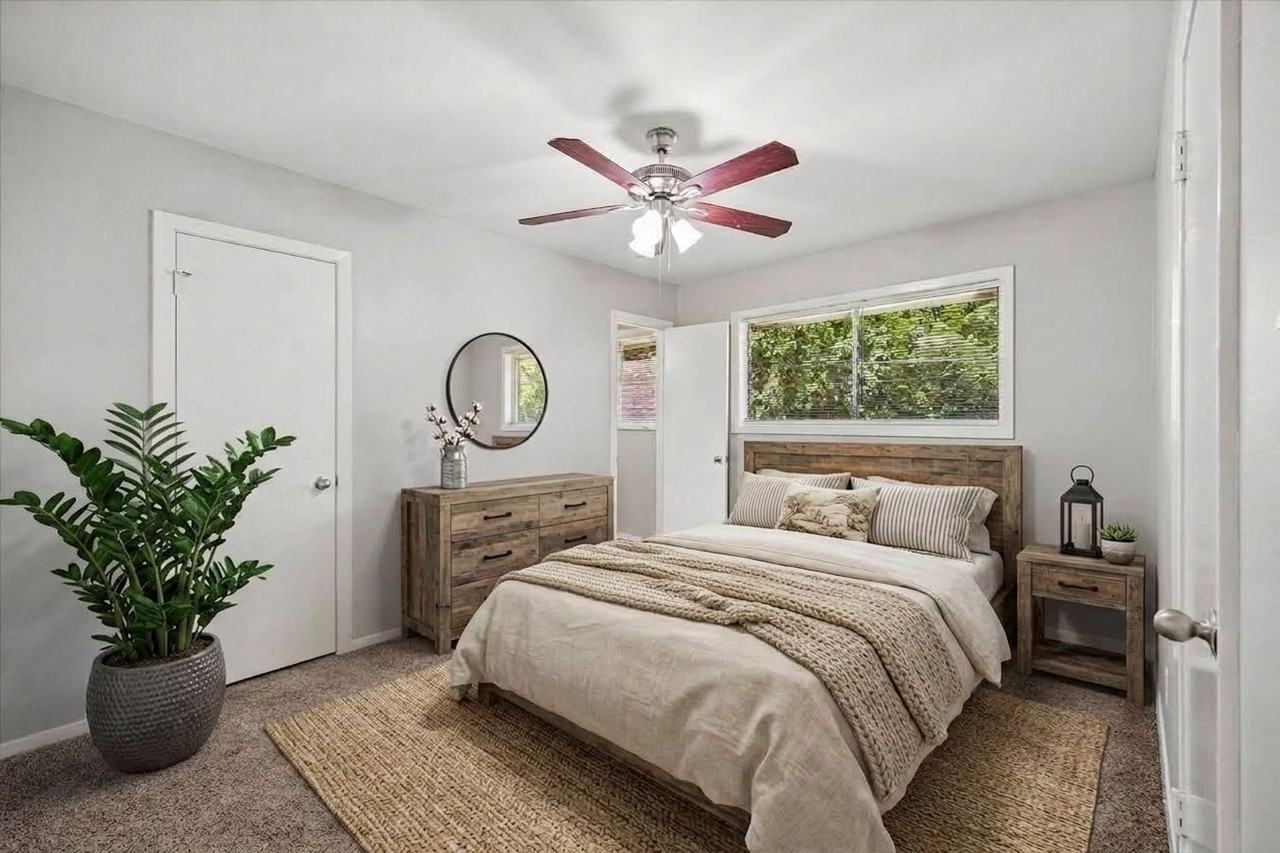 10214 Torrington Ln - Photo 4 of 17