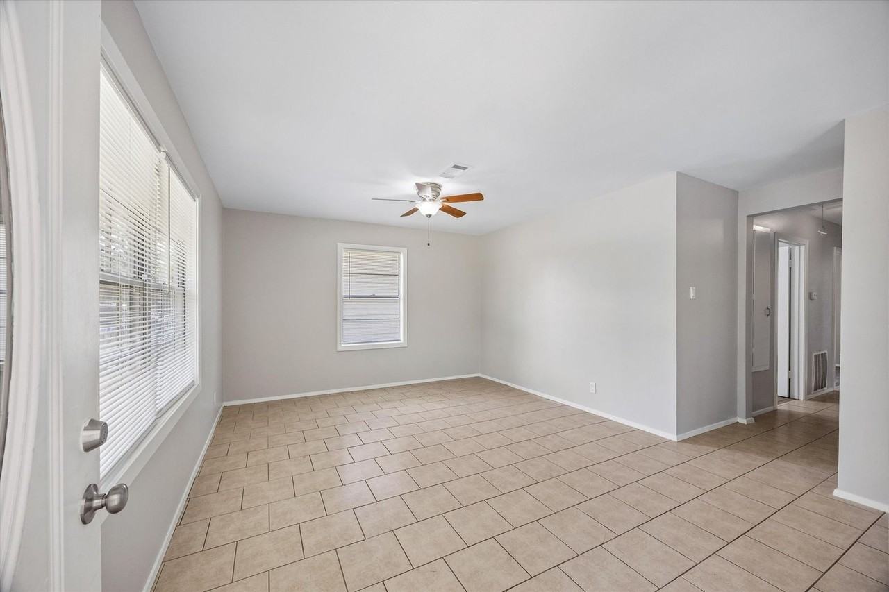 10214 Torrington Ln - Photo 6 of 17
