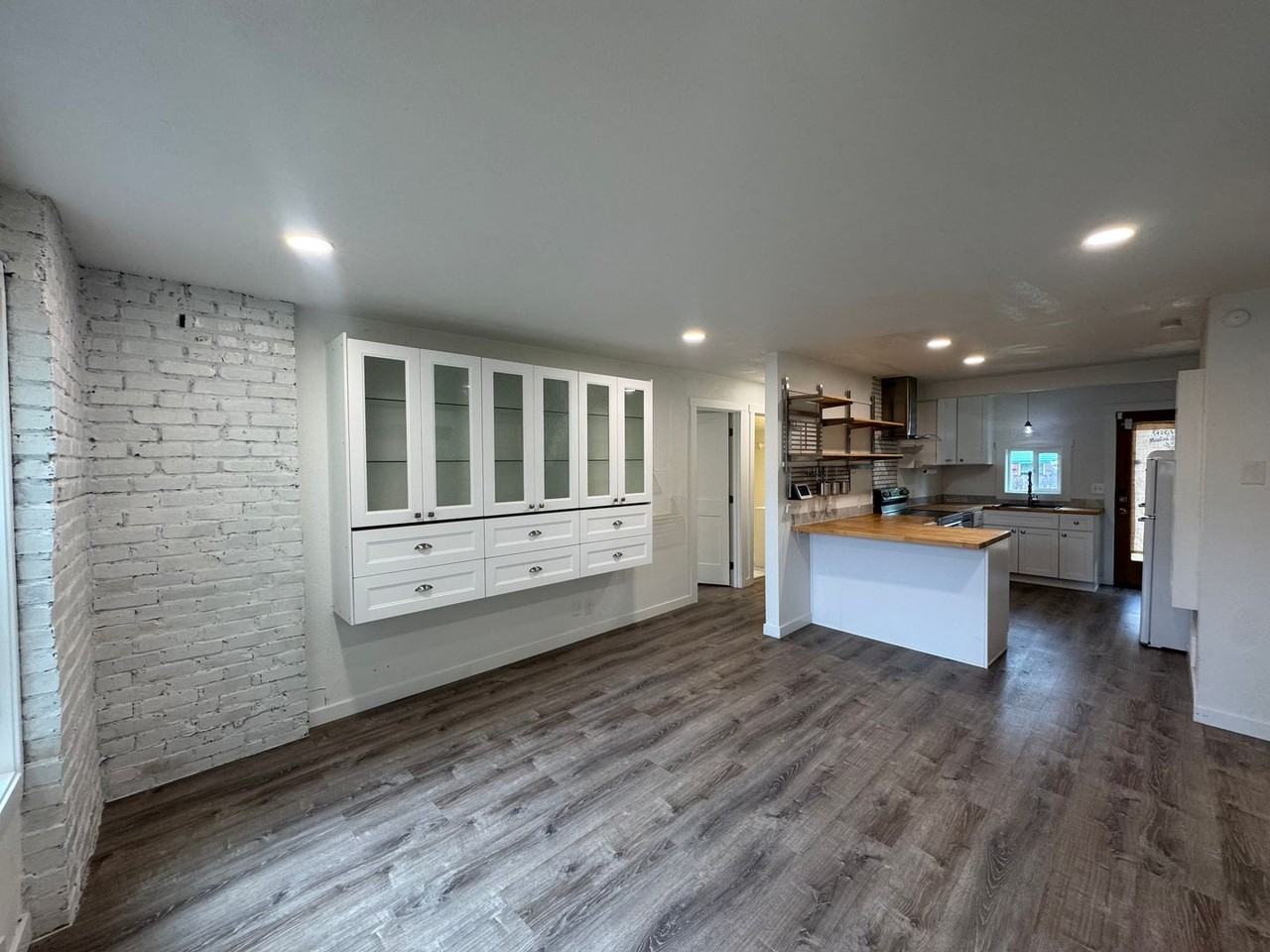527 S 50th St - Photo 2 of 14