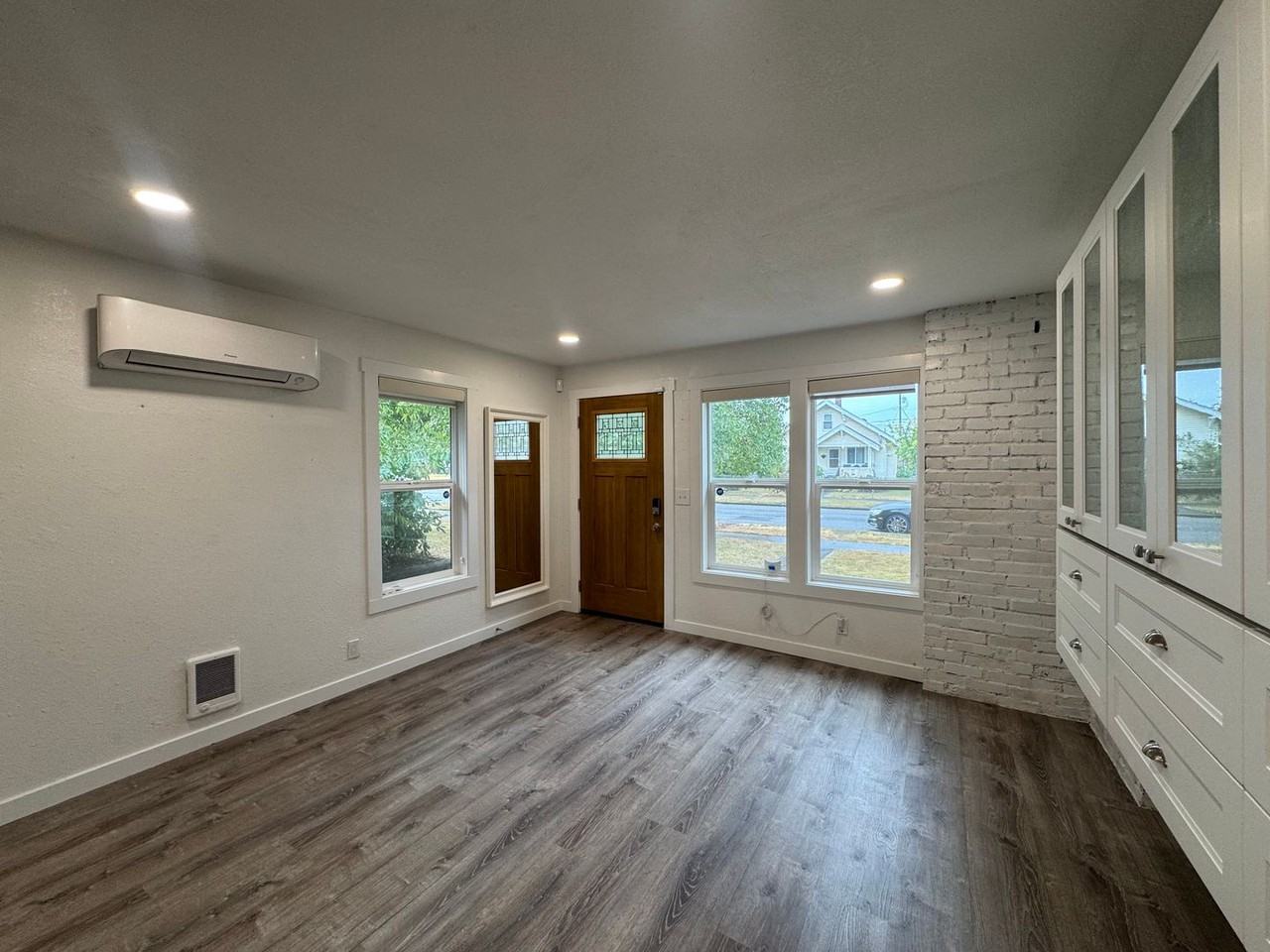 527 S 50th St - Photo 3 of 14