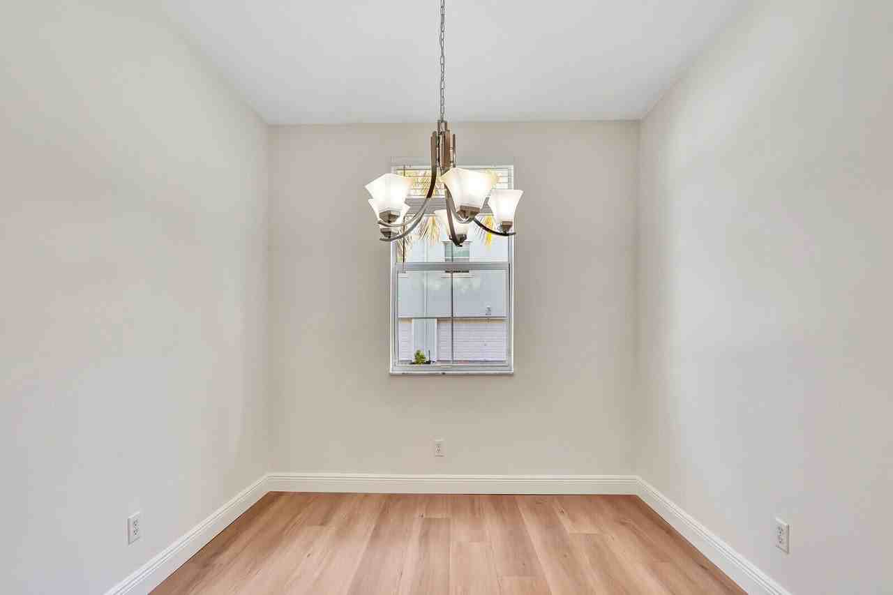 4313 Parkside Dr - Photo 4 of 37