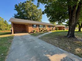 featured image of 301 E Ferrell St