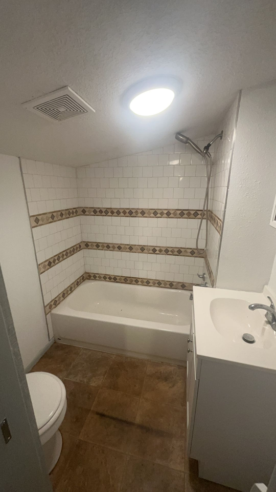 507 W Baker St #1 - Photo 5 of 6