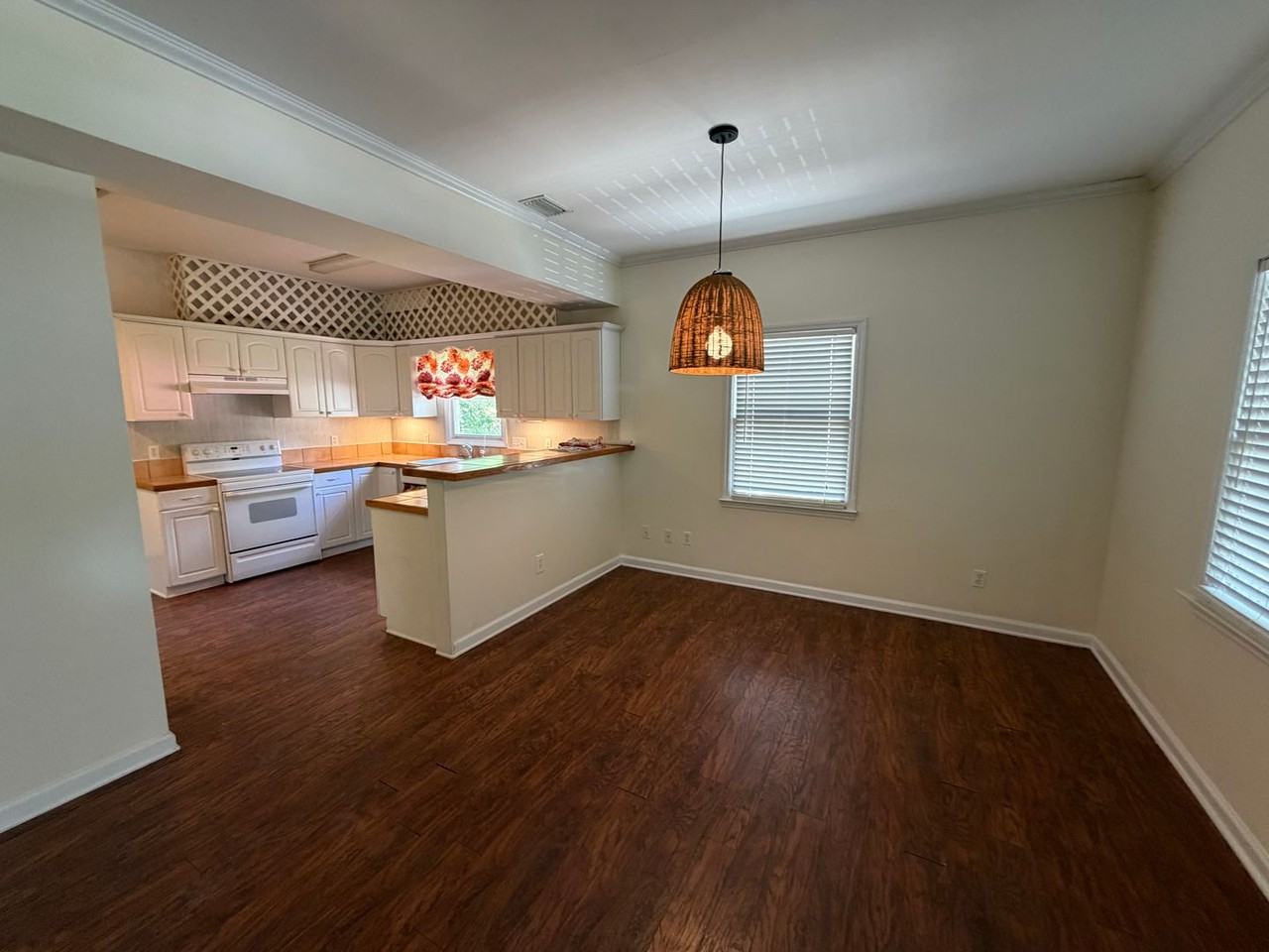 1245 George Lotson Ave - Photo 5 of 15