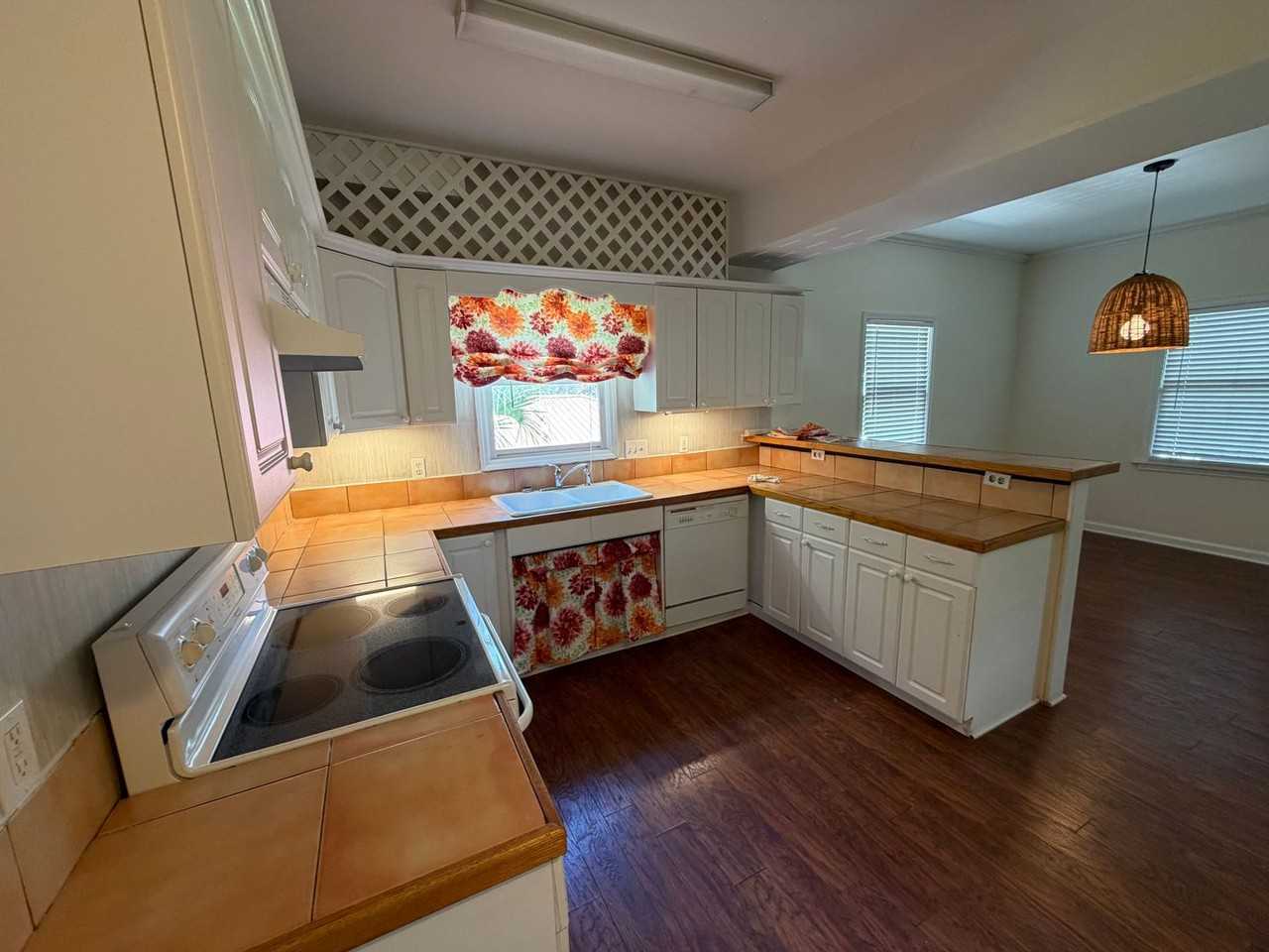 1245 George Lotson Ave - Photo 7 of 15