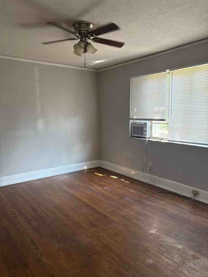 1915 Bullard St - Photo 2 of 15
