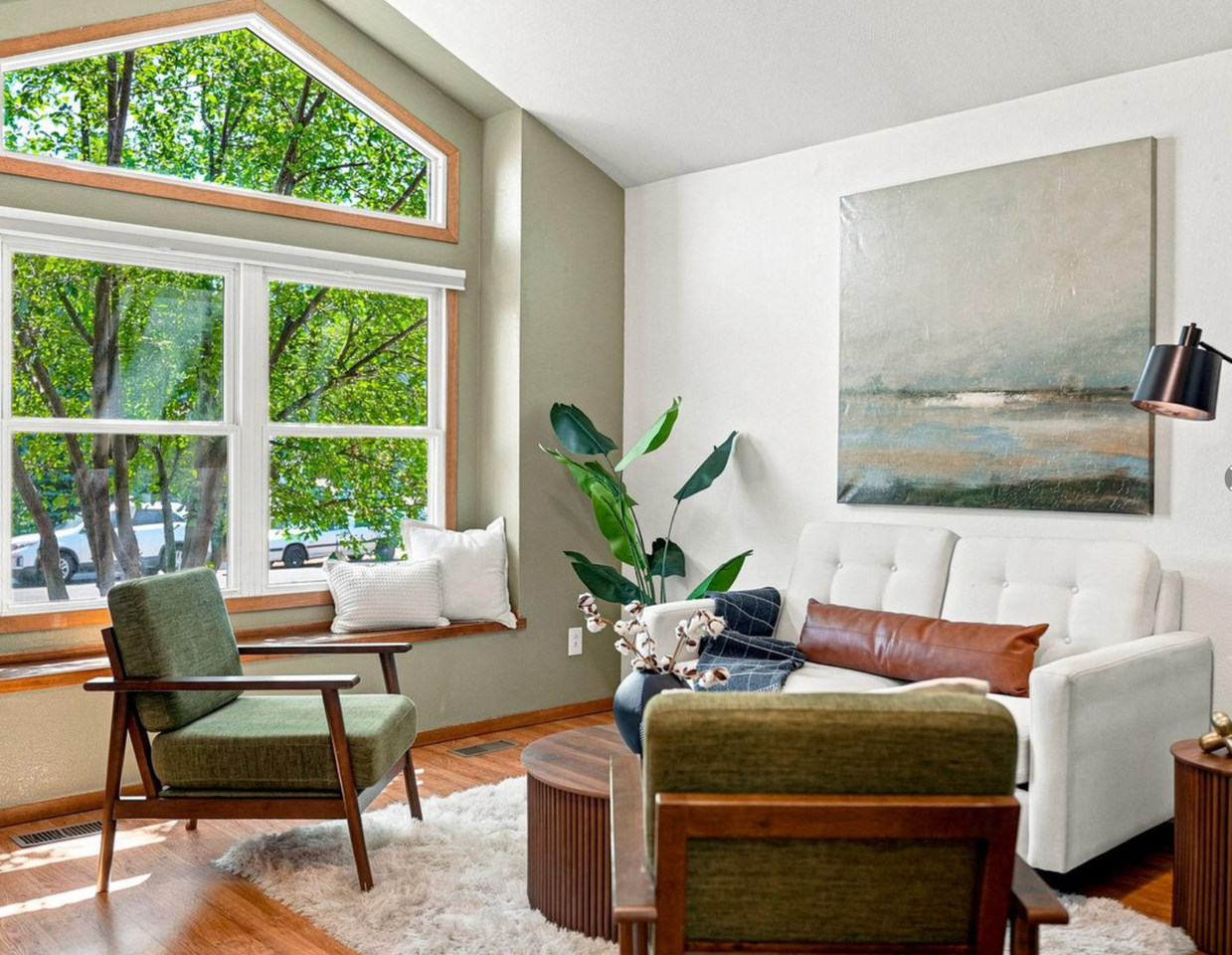 1747 Sumac St - Photo 4 of 39