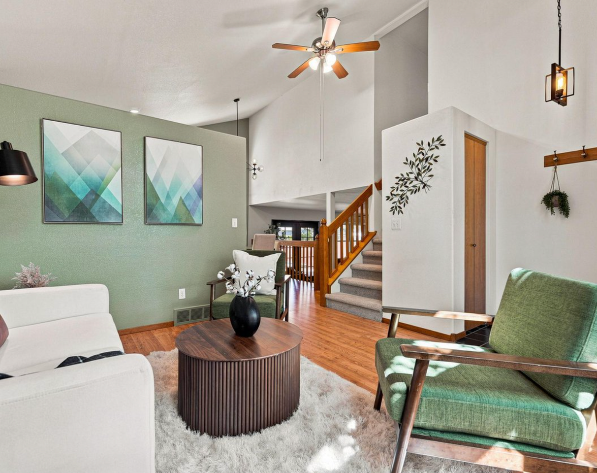 1747 Sumac St - Photo 7 of 39