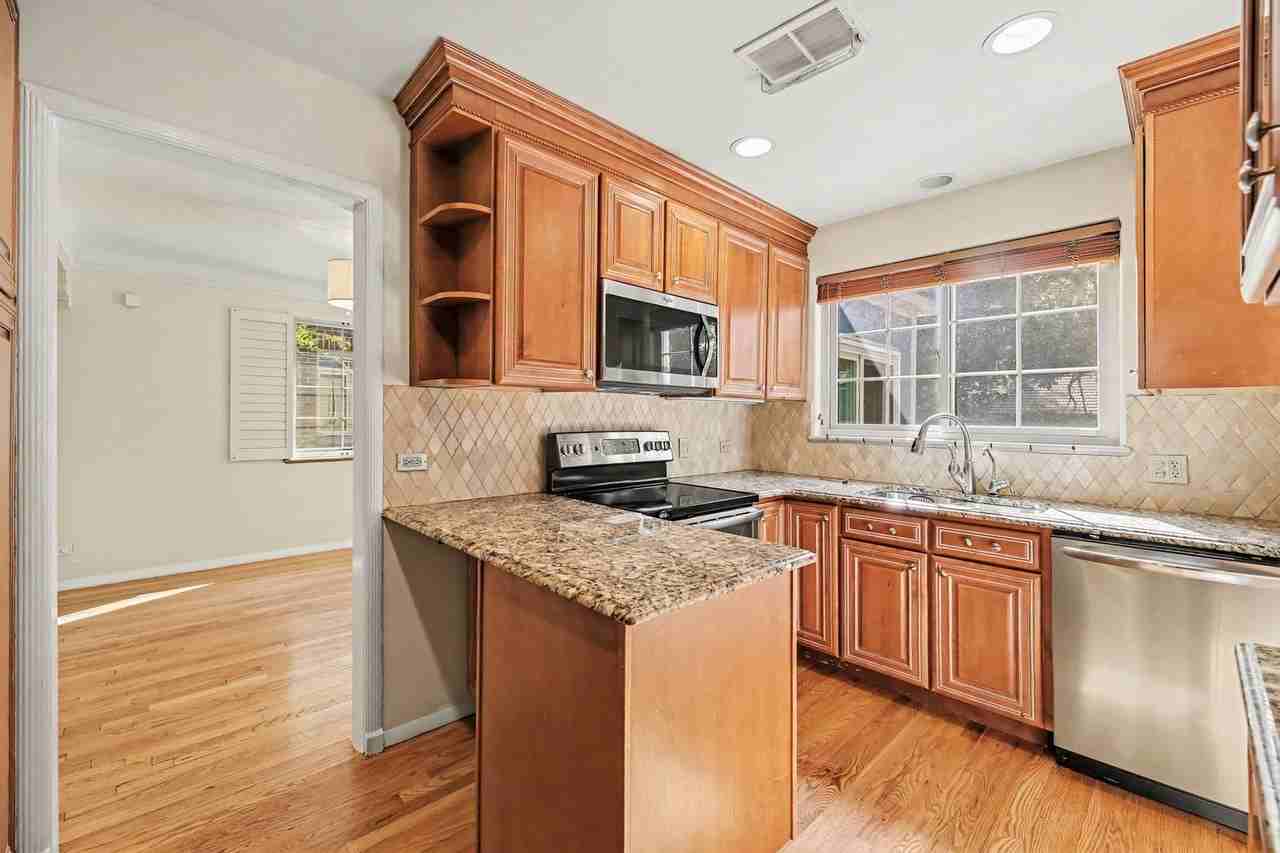 963 S Columbine St - Photo 7 of 23