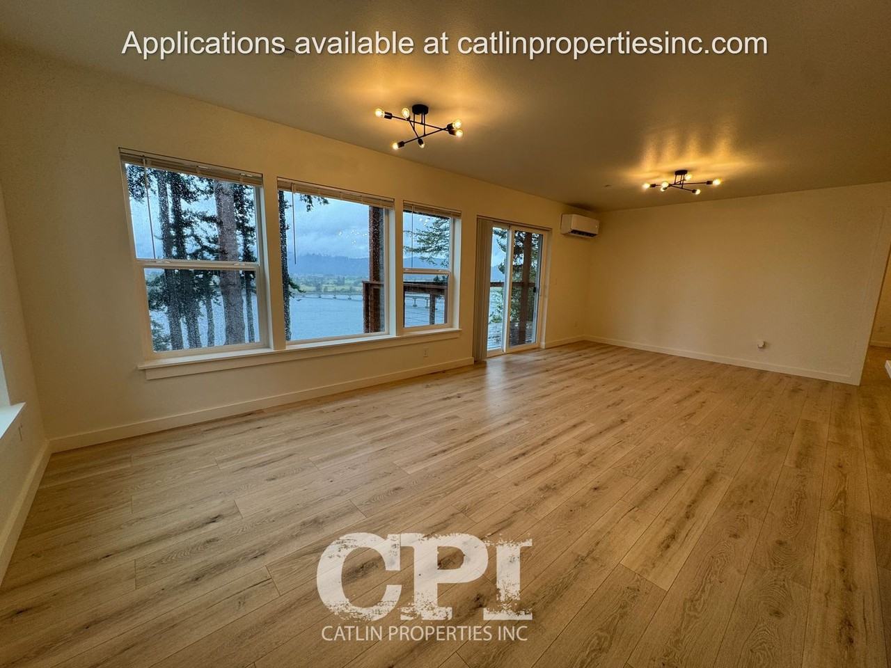 572 Columbia St #B - Photo 4 of 24