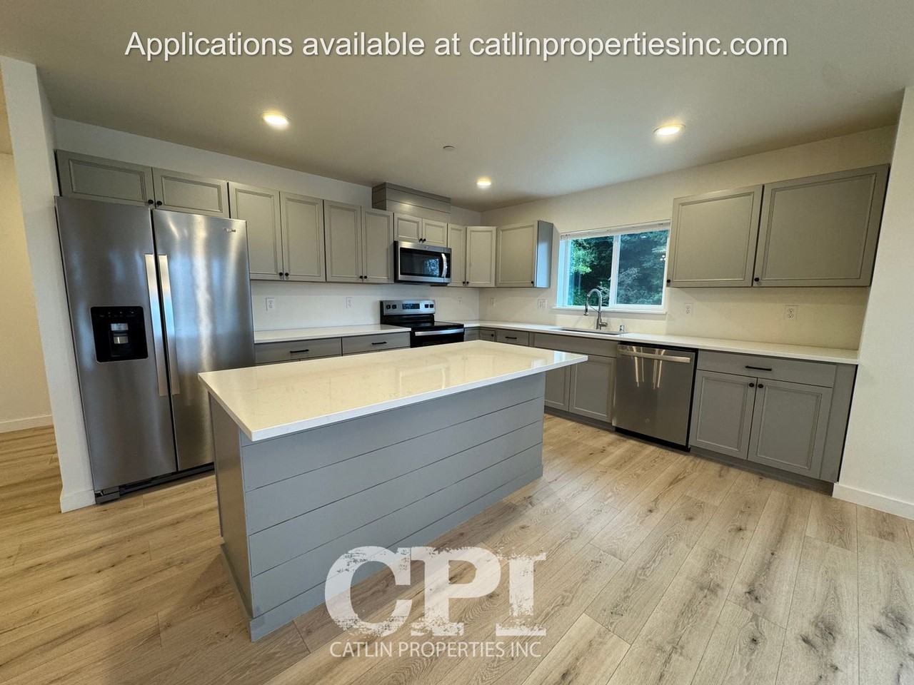 572 Columbia St #B - Photo 7 of 24