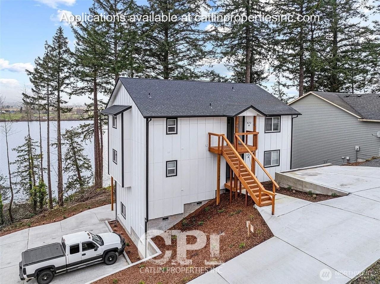 572 Columbia St #C - Photo 3 of 18