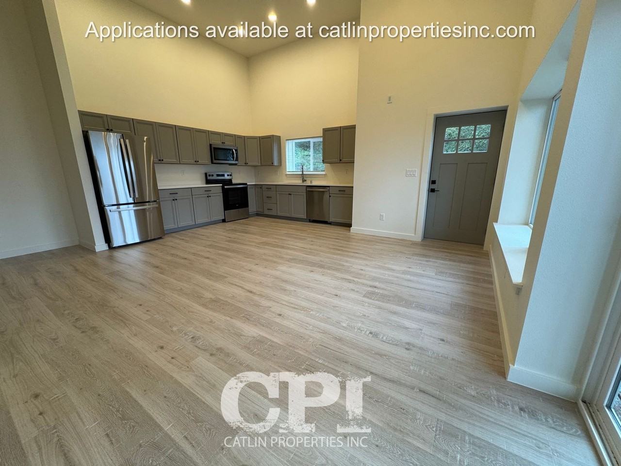 572 Columbia St #C - Photo 5 of 18