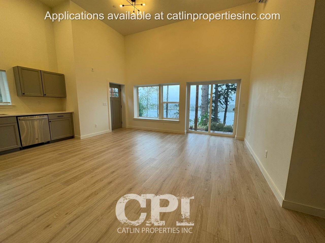 572 Columbia St #C - Photo 6 of 18