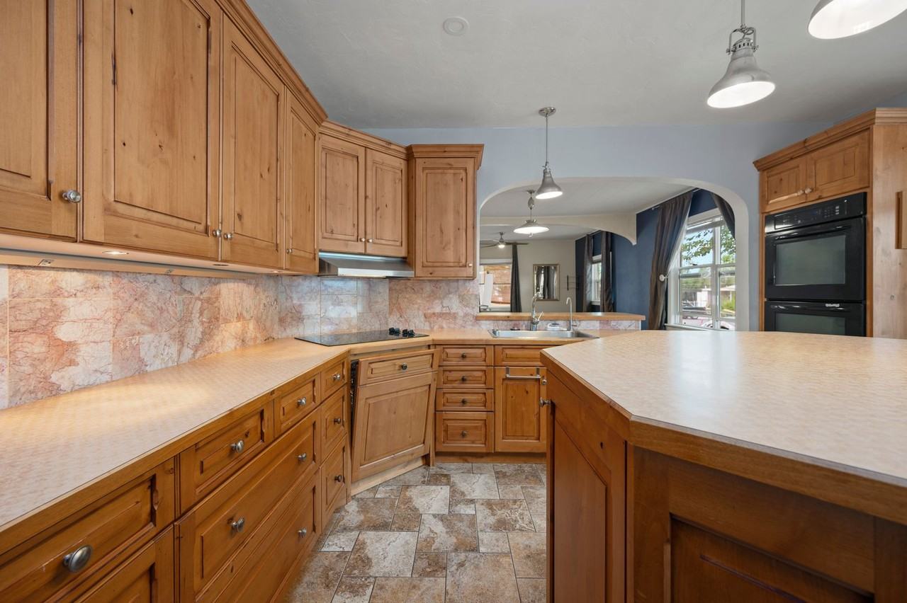 2858 Bunting Ave - Photo 6 of 17