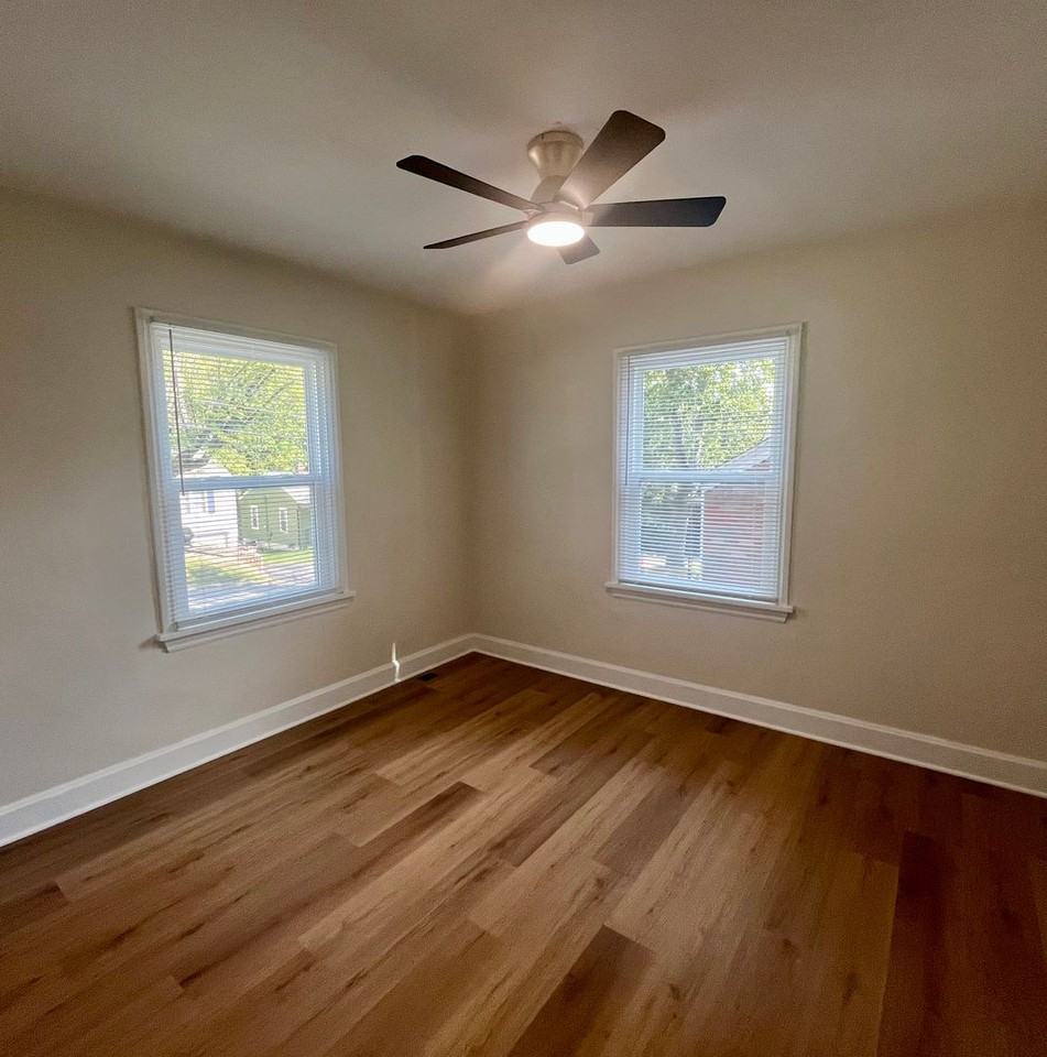 2412 Henderson St - Photo 5 of 10