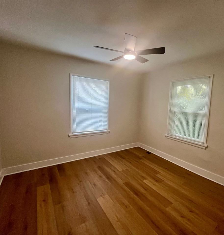 2412 Henderson St - Photo 7 of 10