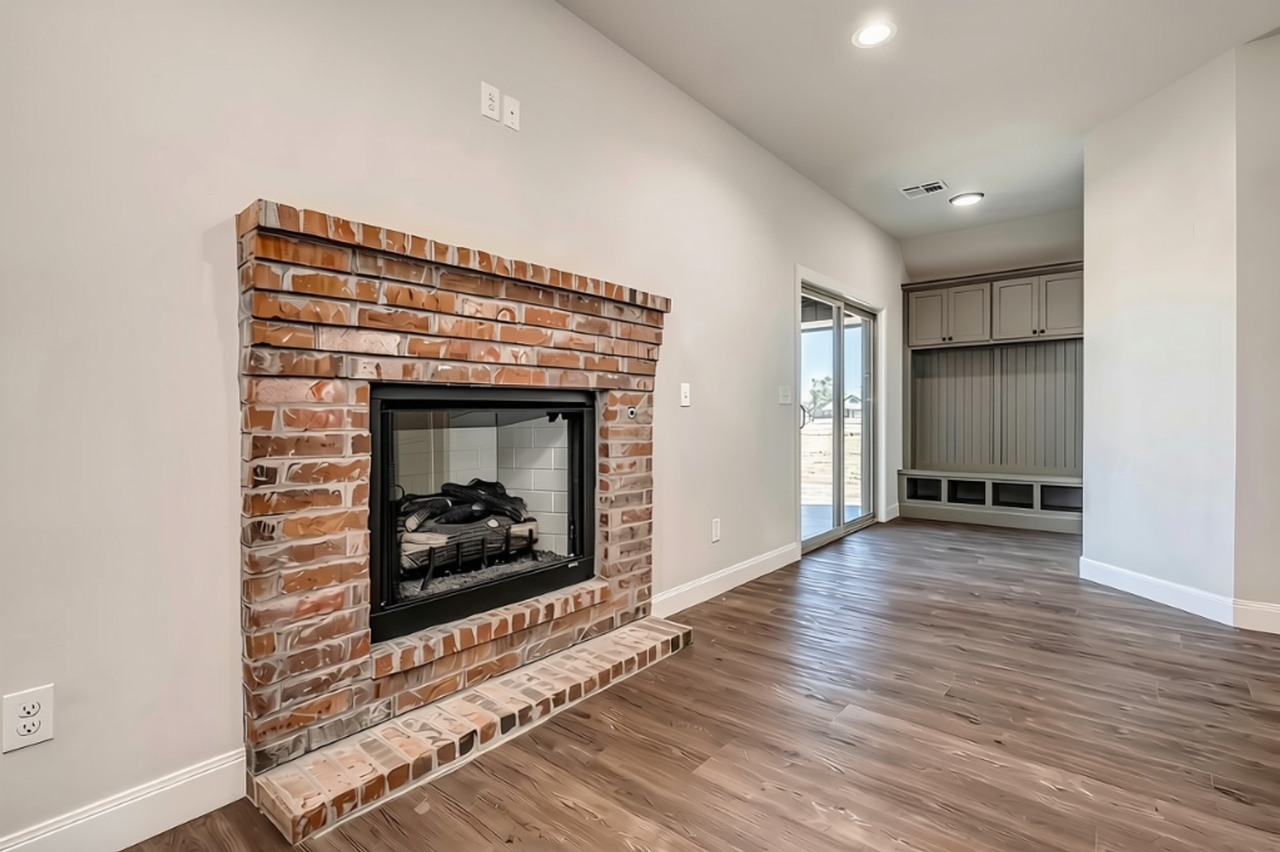1924 Long Cove Ave - Photo 5 of 13
