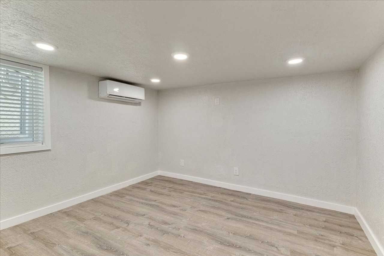 672 S 200 W - Photo 3 of 31