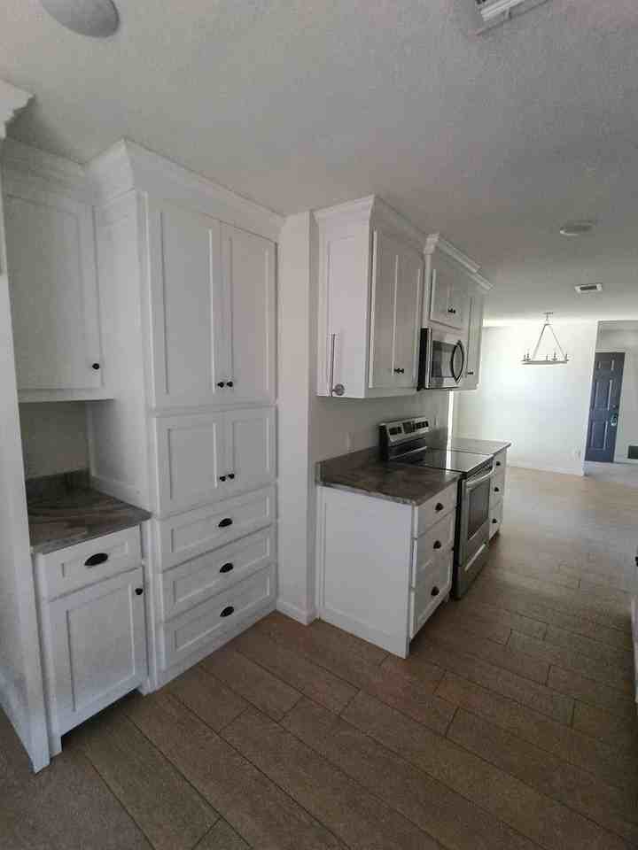 3214 Bryn Mawr Cir - Photo 2 of 21