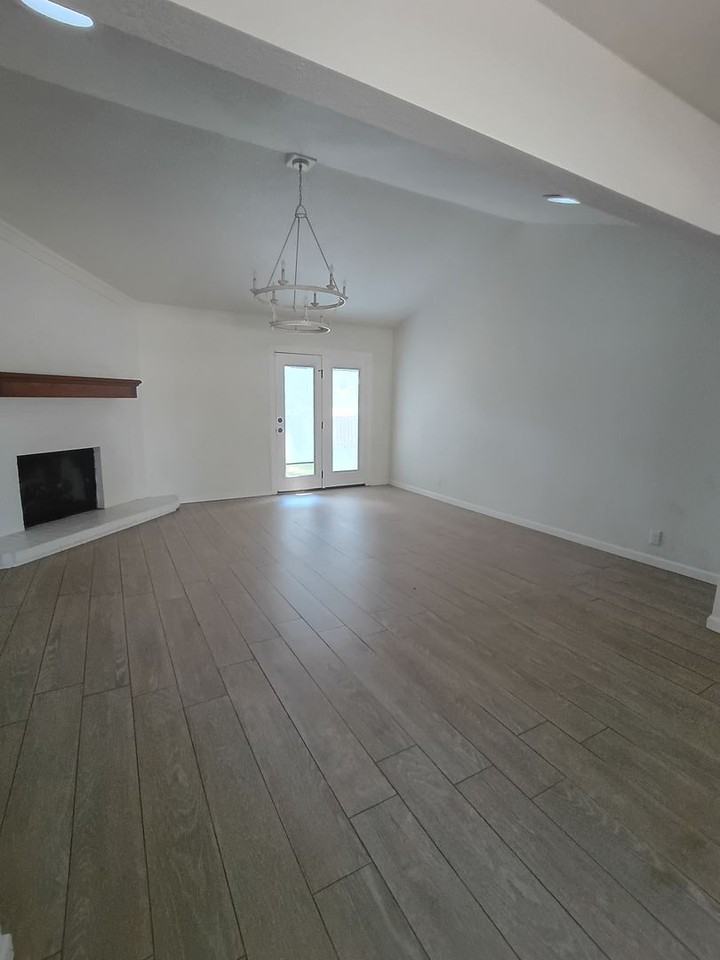 3214 Bryn Mawr Cir - Photo 6 of 21