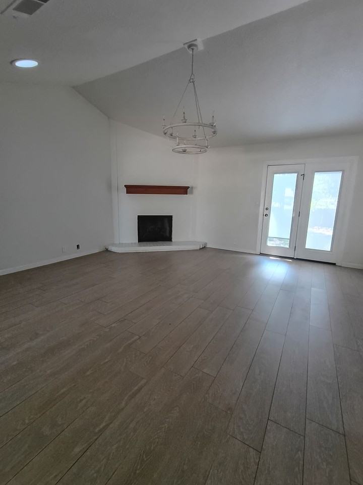 3214 Bryn Mawr Cir - Photo 7 of 21