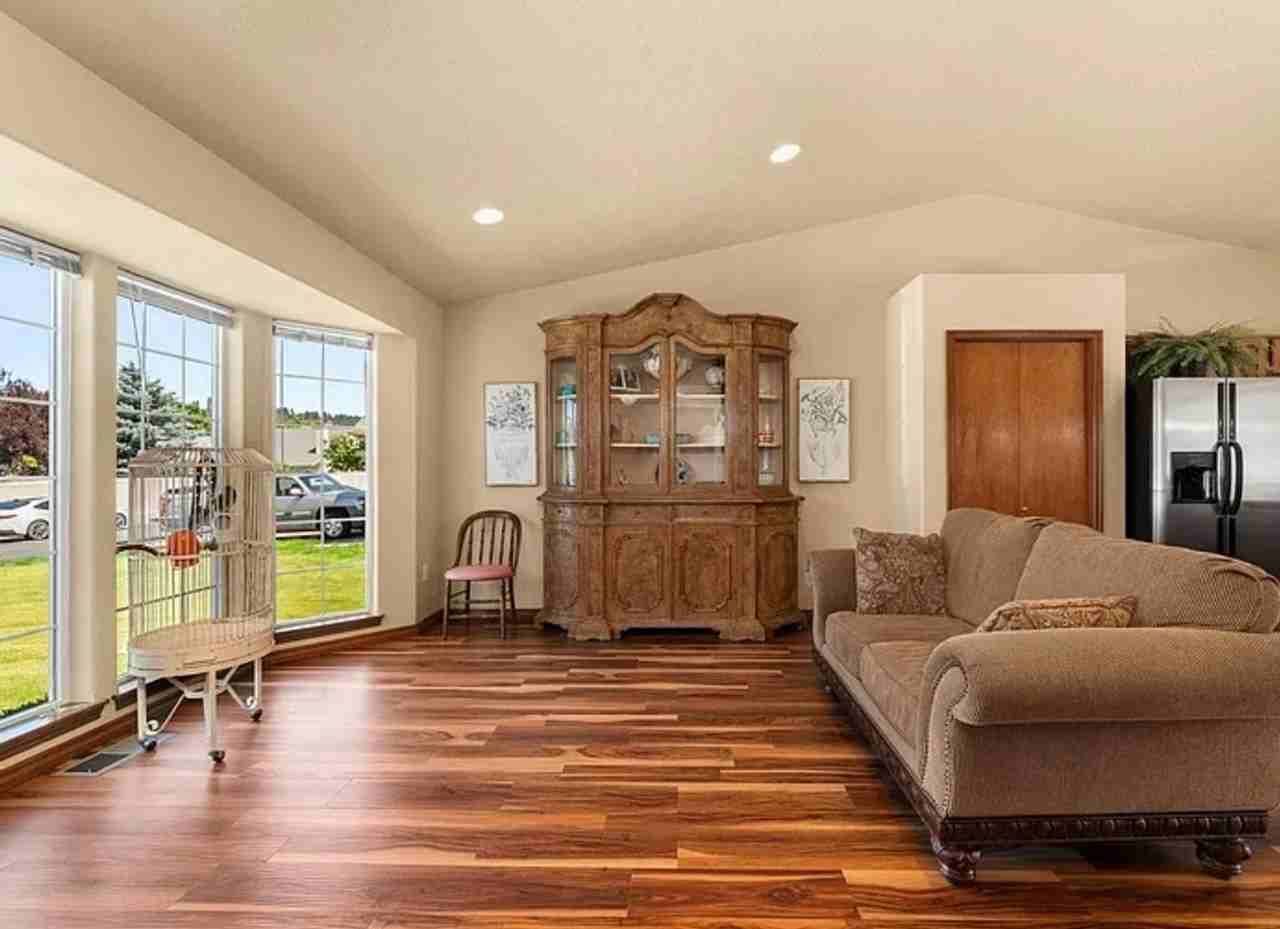 9602 E Hoffman Ln - Photo 4 of 35
