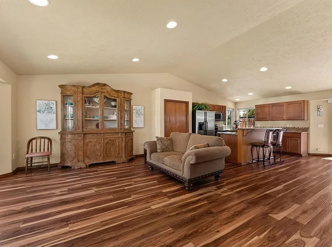 9602 E Hoffman Ln - Photo 6 of 35