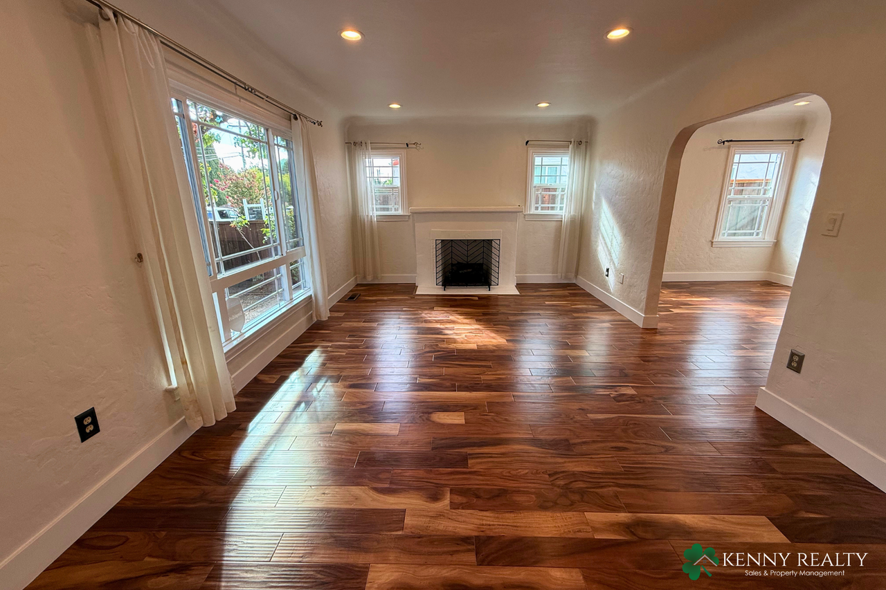 1118 Fay St - Photo 6 of 34