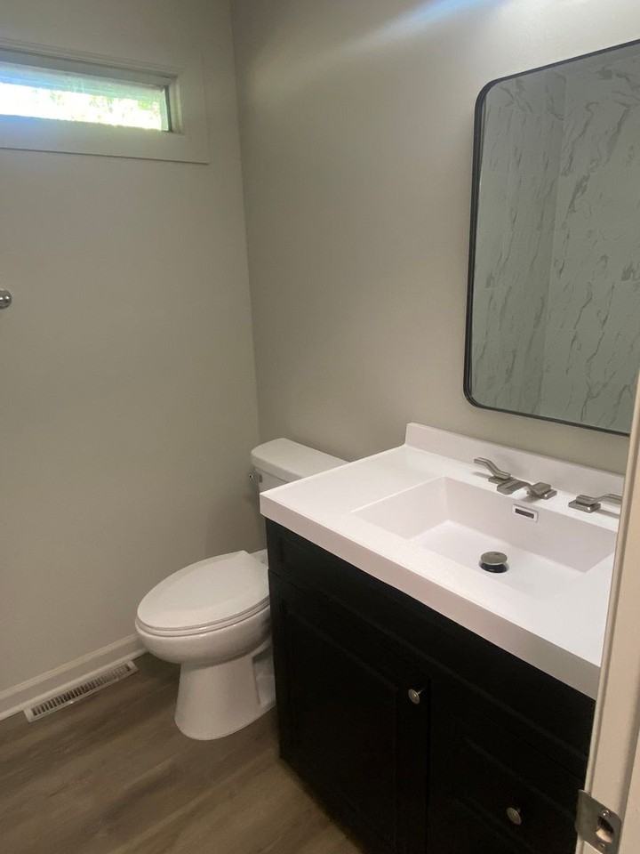 556 N Colby Ave - Photo 3 of 10