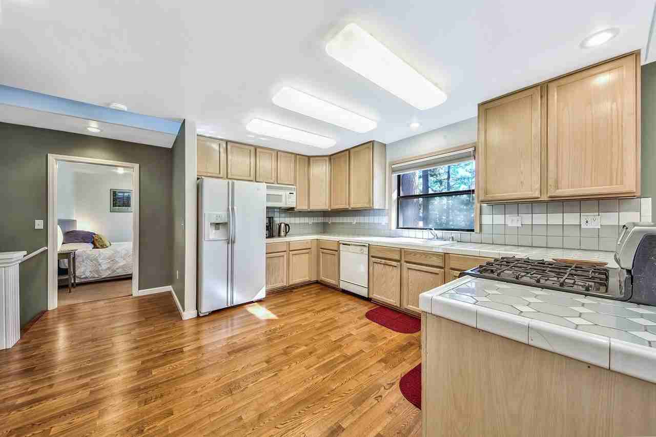 8862 Minnow Ave - Photo 6 of 23