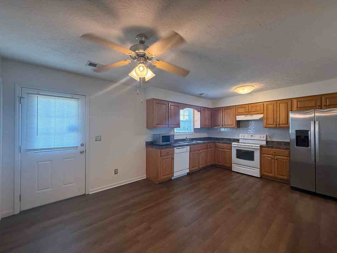 762 John Austin Ln - Photo 4 of 8