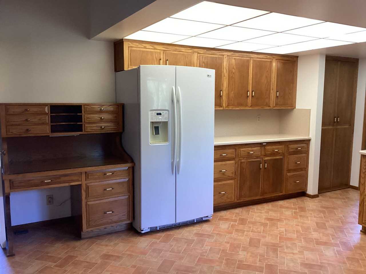 271 Bowen Ave - Photo 5 of 24