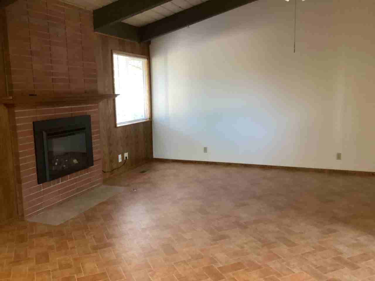 271 Bowen Ave - Photo 6 of 24