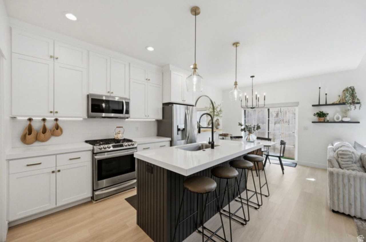 57 E Mccall Ln - Photo 4 of 22