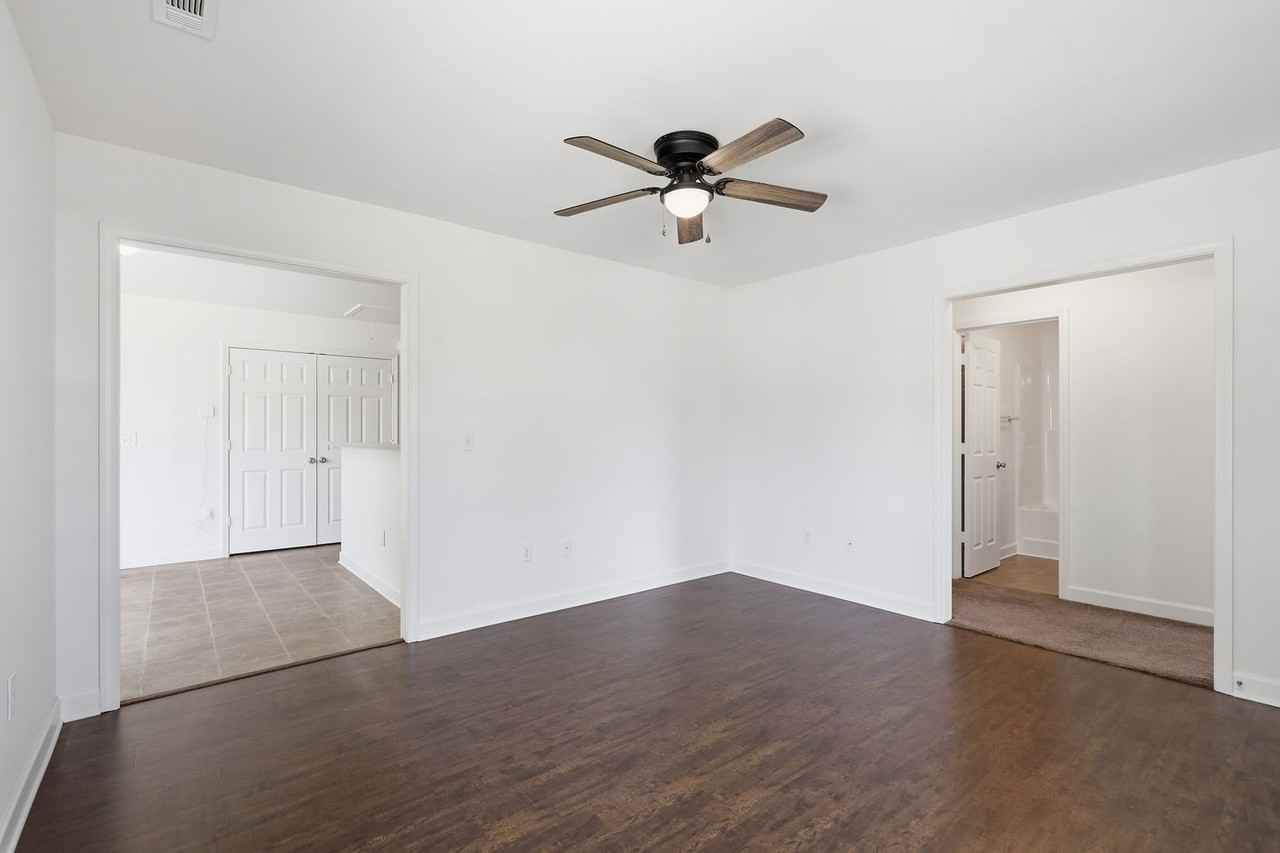 305 S Calhoun St - Photo 3 of 14