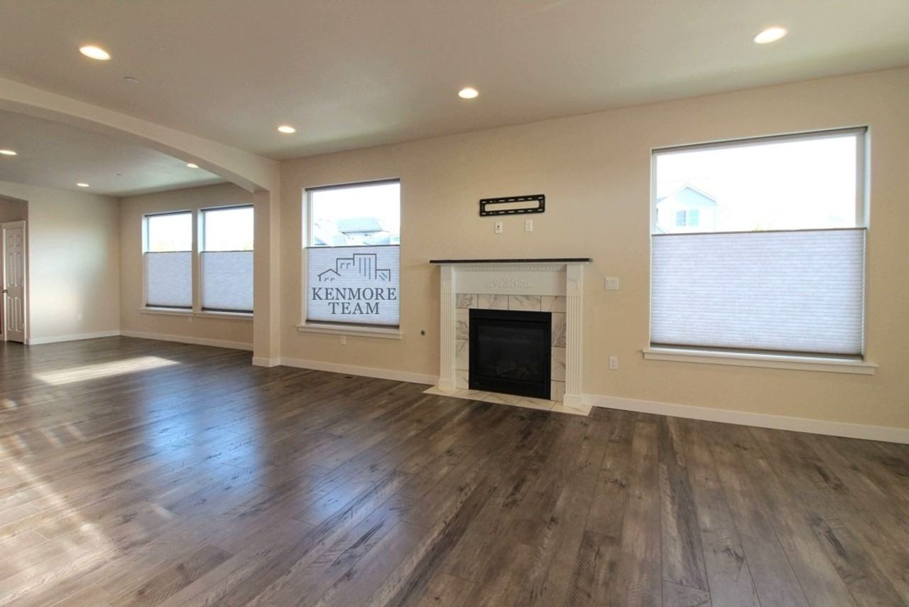 2335 Bellaview Ave - Photo 5 of 14