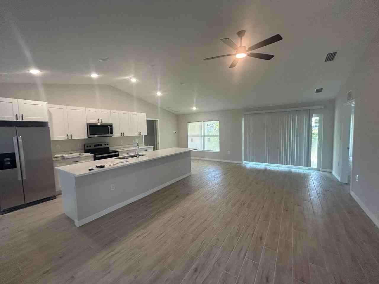 2020 Ne 39th Ter - Photo 2 of 17