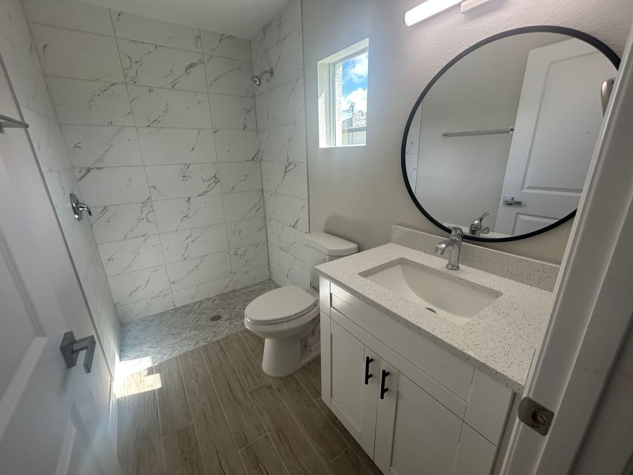 2020 Ne 39th Ter - Photo 5 of 17