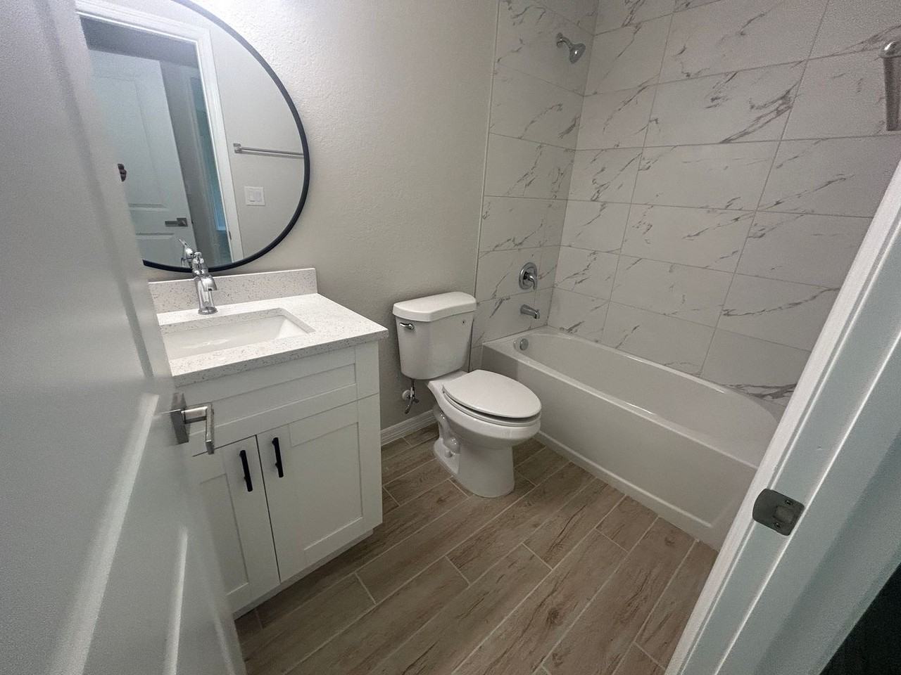 2020 Ne 39th Ter - Photo 7 of 17