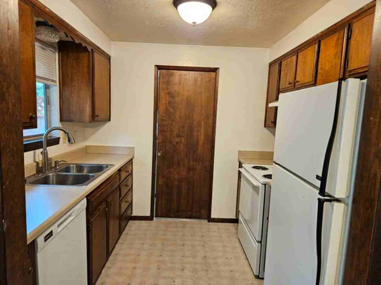 2349 Sw Crestwood Ct #1 - Photo 3 of 32