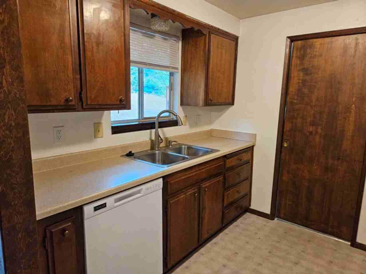 2349 Sw Crestwood Ct #1 - Photo 6 of 32