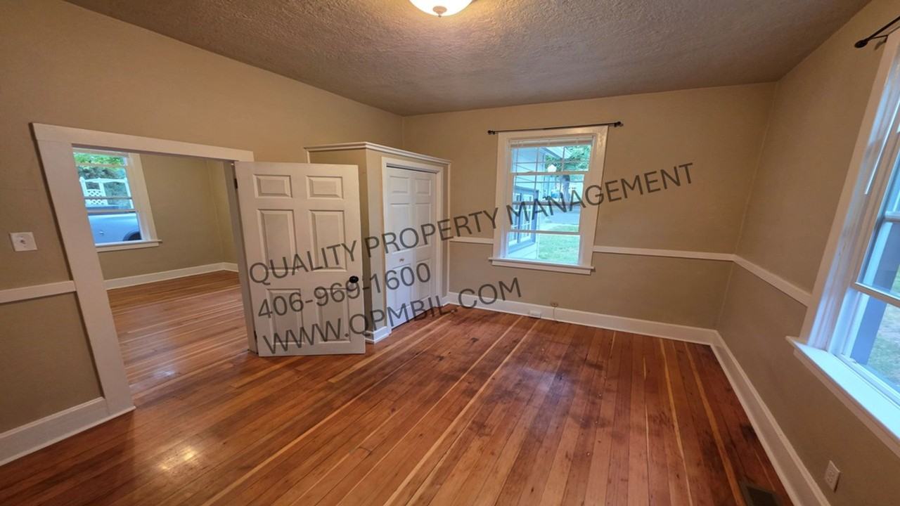 742 Lewis Ave - Photo 4 of 15
