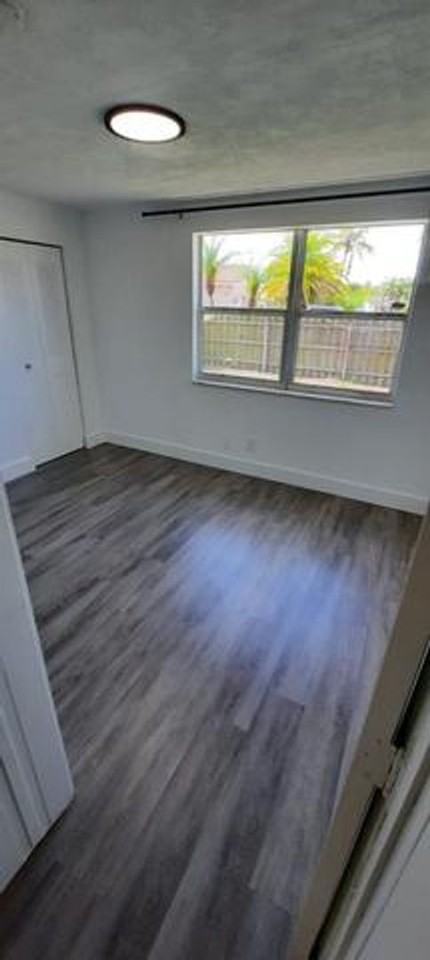 9370 Sw 1st Pl - Photo 6 of 11