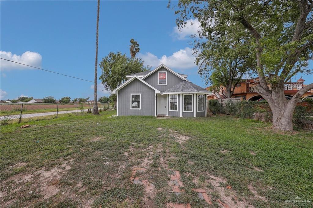 810 Catarina St - Photo 2 of 14
