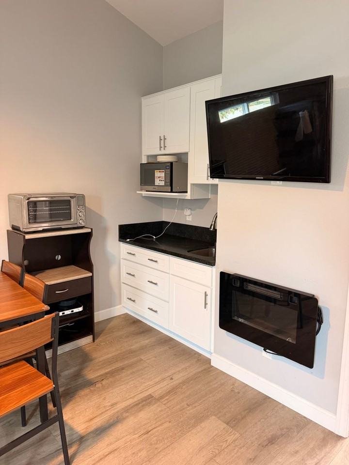 1108 Jay Ave - Photo 7 of 8
