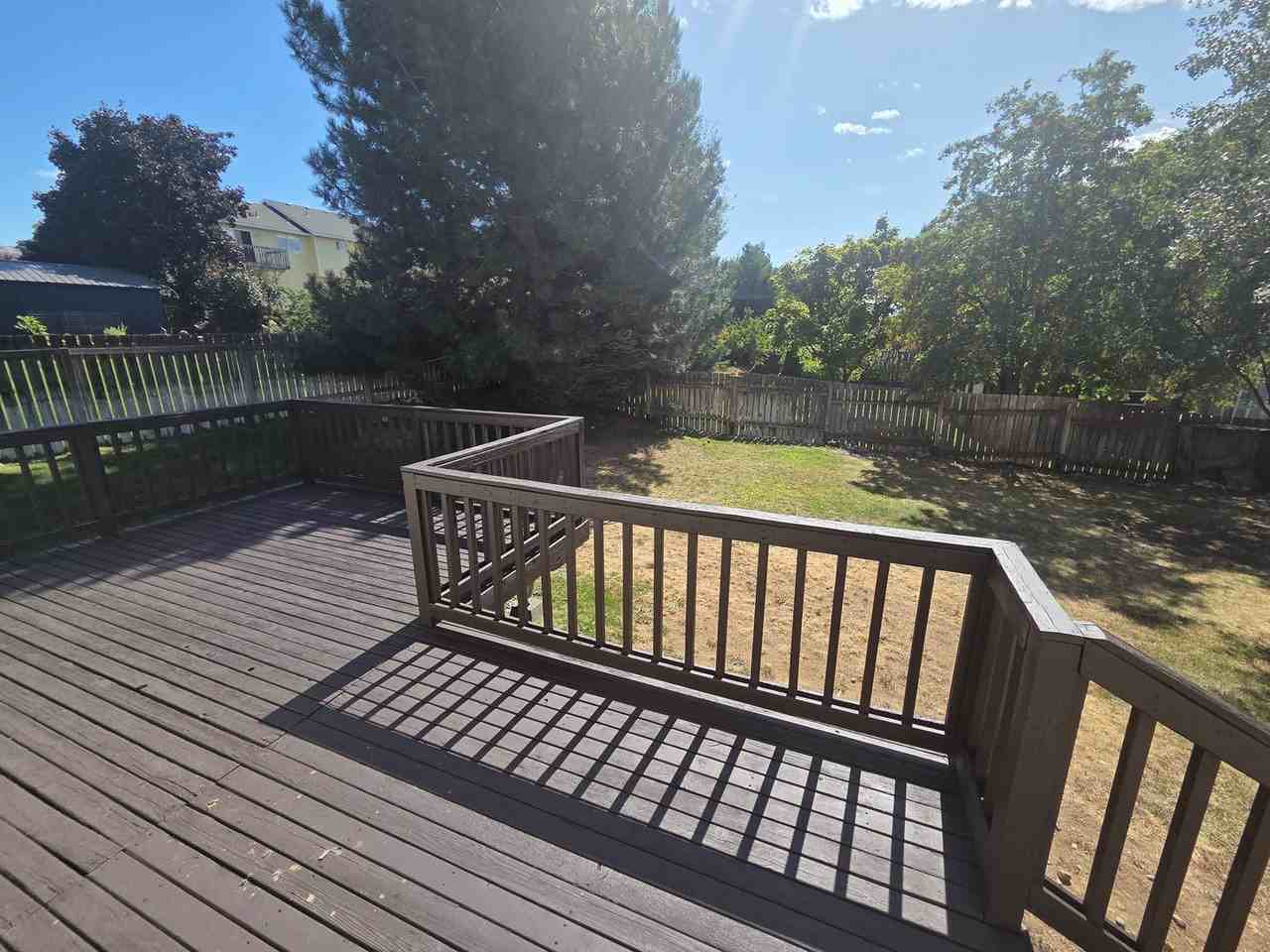 2467 Summit Dr - Photo 6 of 26